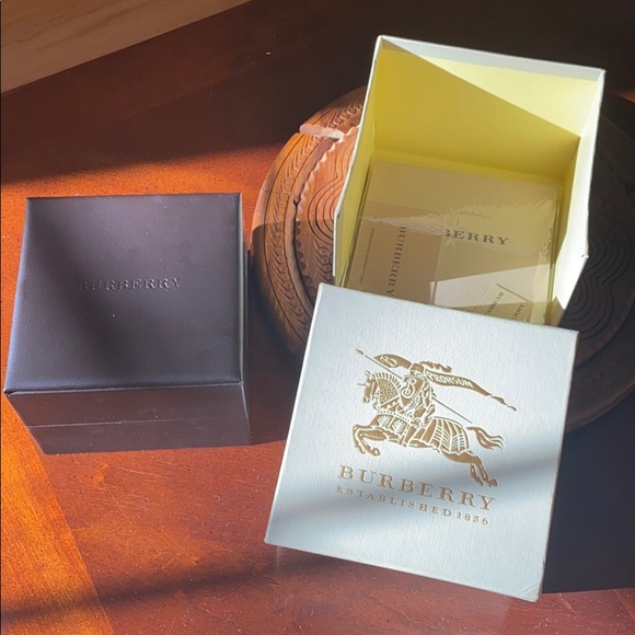 It is an 100% authentic Burberry watch. - Picture 2 of 9